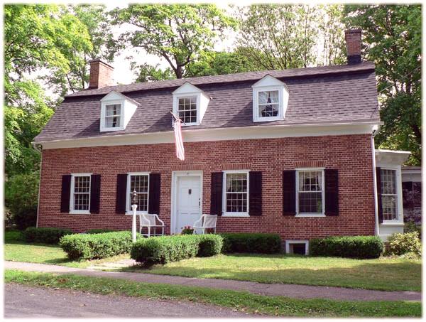 HUDSON VALLEY DUTCH COLONIAL HOME c.1728