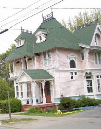 1890 Victorian: Queen Anne photo