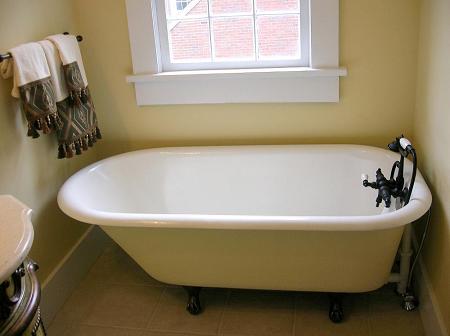 Guest Bath with claw foot tub