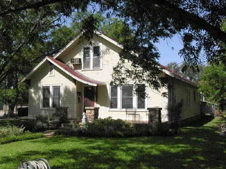 1946 Bungalow photo