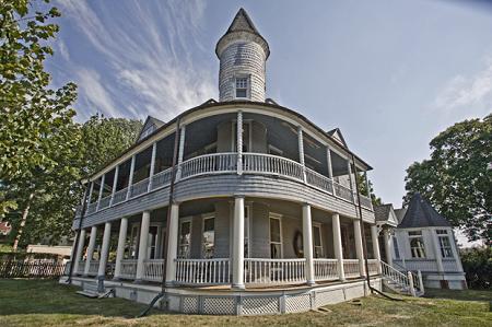 1890 Victorian: Queen Anne photo