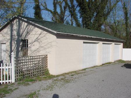 Garage / Workshop