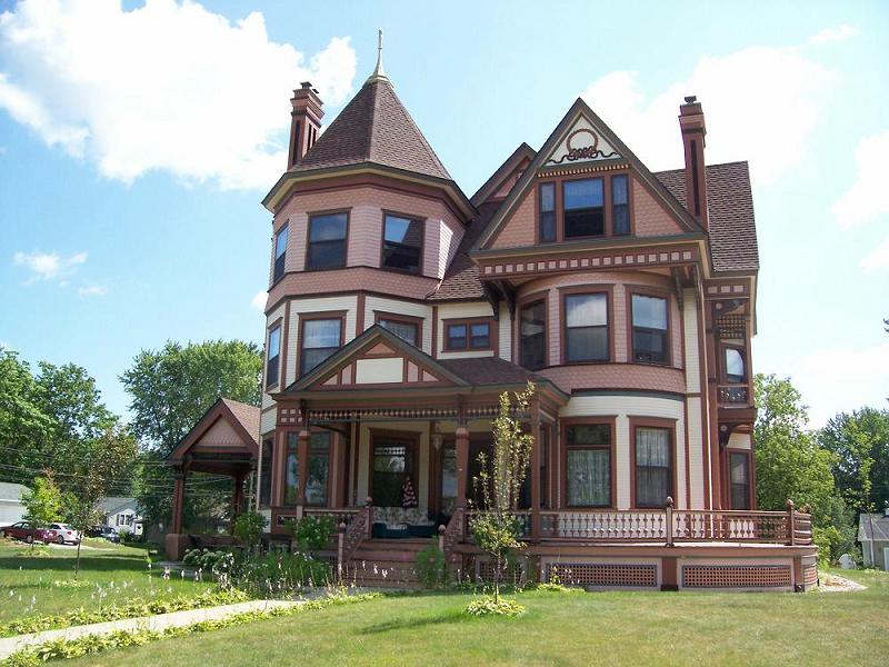 c. 1889 Queen Anne Victorian in Wisconsin Rapids, Wisconsin