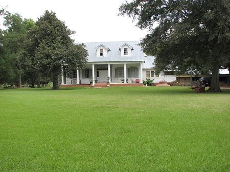 1832 Plantation photo