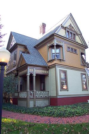 1881 Victorian: Queen Anne photo