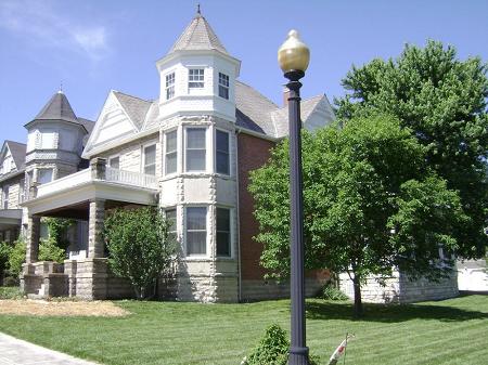 1892 Victorian: Queen Anne photo