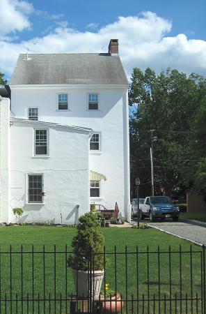 Rear of house & yard