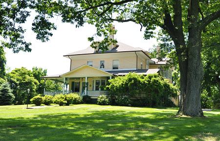 1890 Victorian: Queen Anne photo