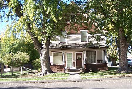 1908 Victorian: Queen Anne photo