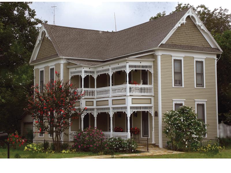 1902 Victorian in Sanger, Texas