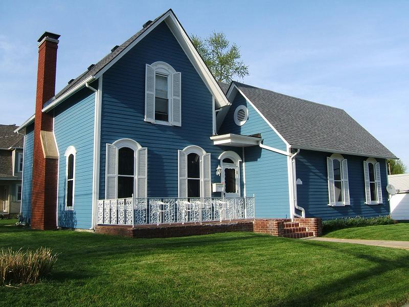 1843 Historic Home in Trenton, Missouri
