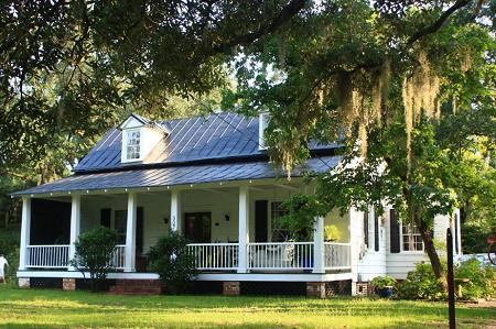 1800 Farmhouse photo