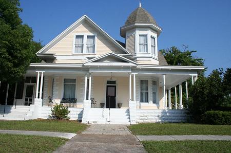 1916 Victorian: Queen Anne photo