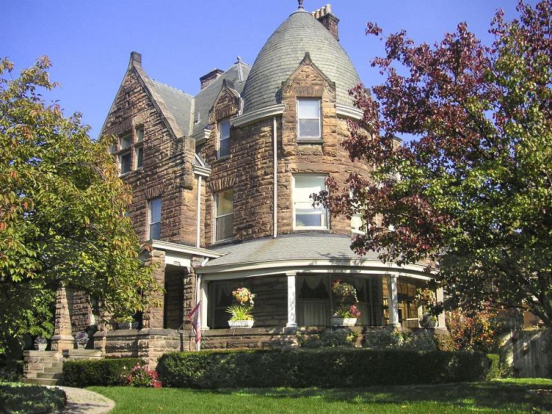 1890 Richardsonian Romanesque Sold in Cincinnati, Ohio - OldHouses.com