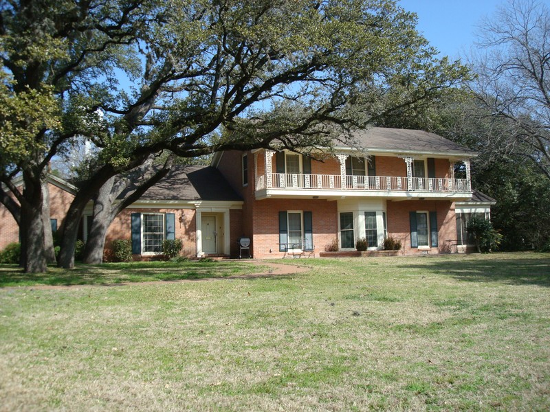 Lovely Yard for this Wonderful Home