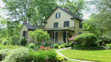 1800 Farmhouse photo