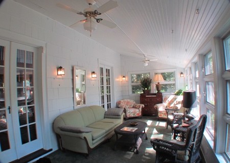 Enclosed sun room
