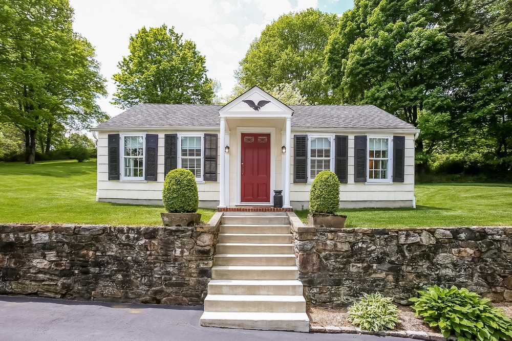 1750 Southern Colonial For Sale in Mount Kisco, New York