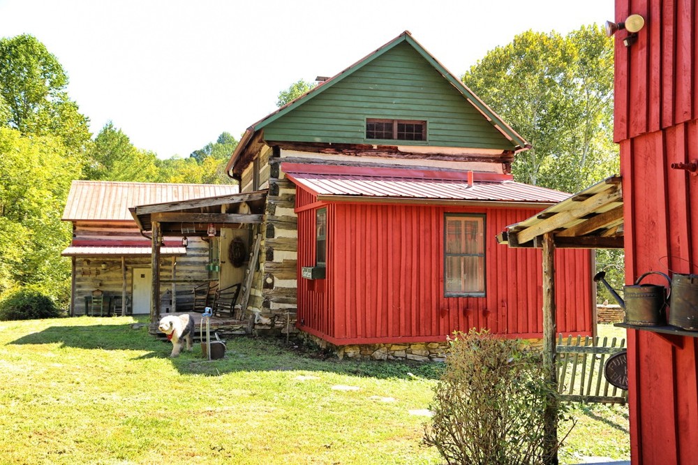 c. 1863 Log Home For Sale in Hodgenville, Kentucky