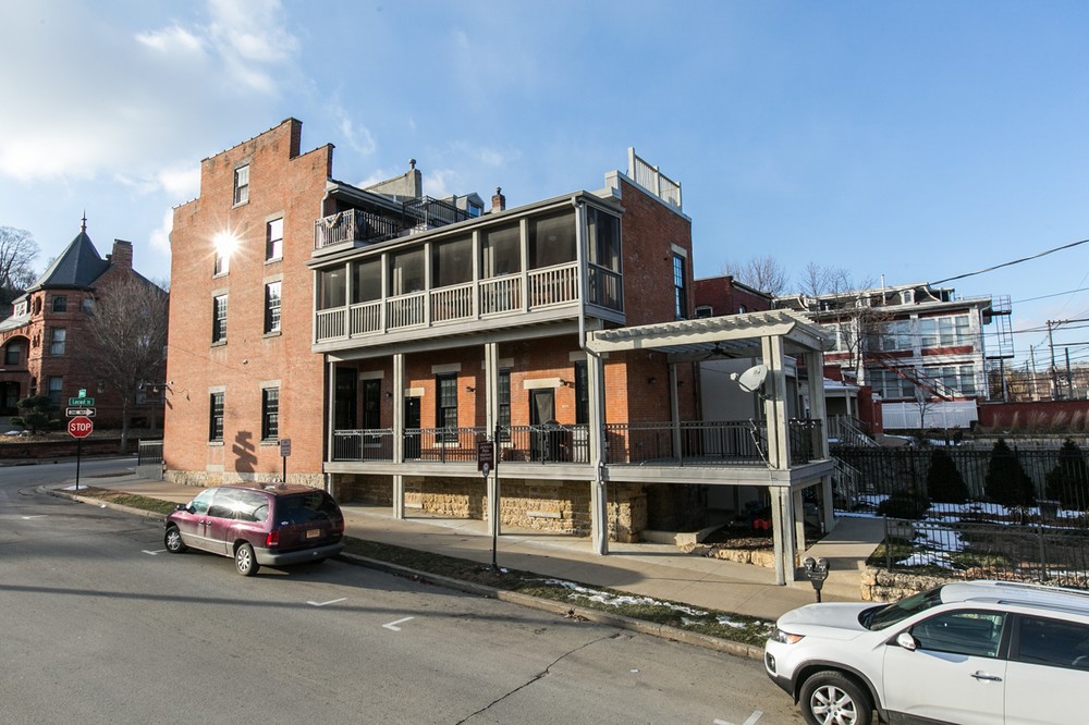 1900 Historic Home For Sale in Dubuque, Iowa