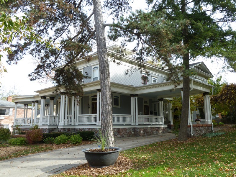 1853 Italianate For Sale in Fort Atkinson, Wisconsin