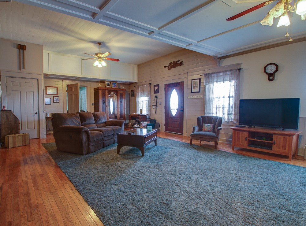 1846 Colonial For Sale in Morristown, Indiana