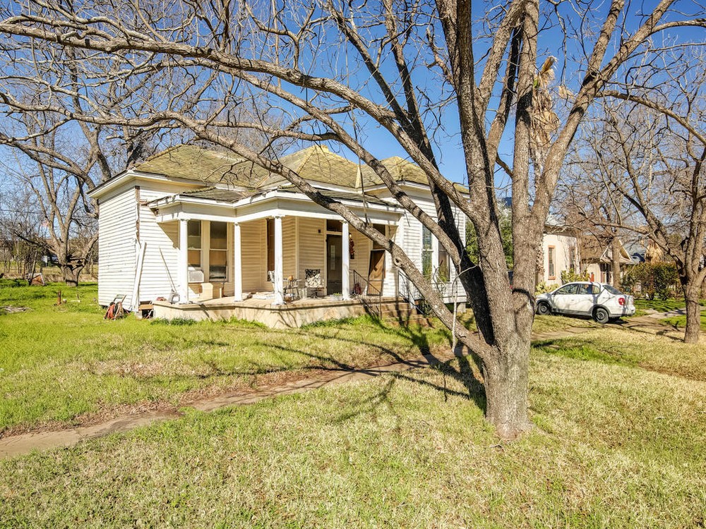 c. 1912 Historic Home For Sale in Taylor, Texas