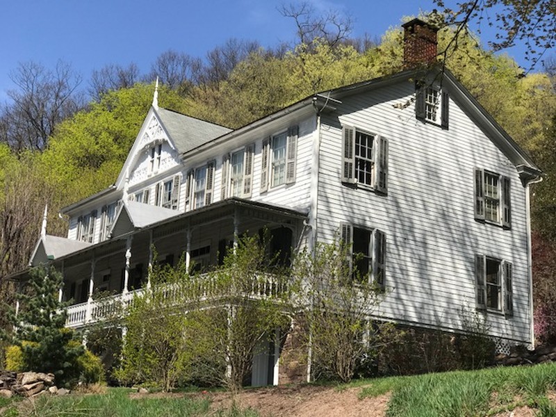 1858 Victorian For Sale in Reedsville, Pennsylvania