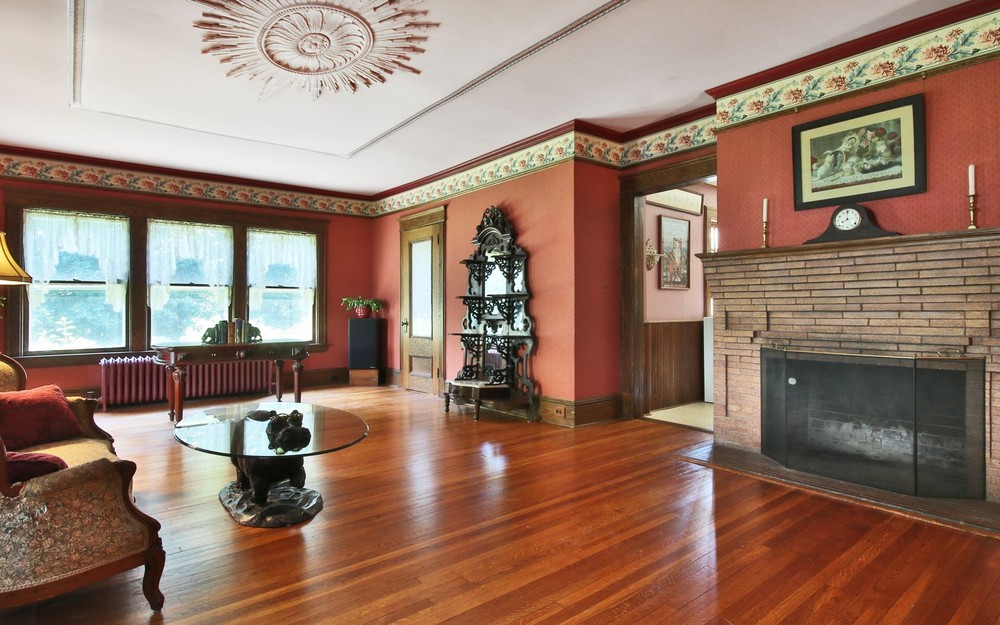 1907 Colonial Revival For Sale in Ridgewood, New Jersey