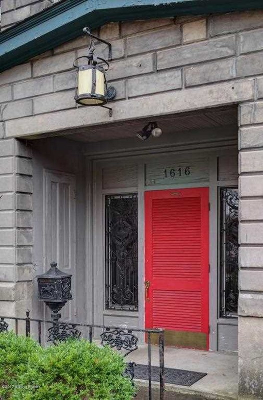 1900 Carriage House For Sale in Louisville, Kentucky