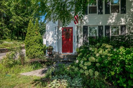 1840 Farmhouse photo