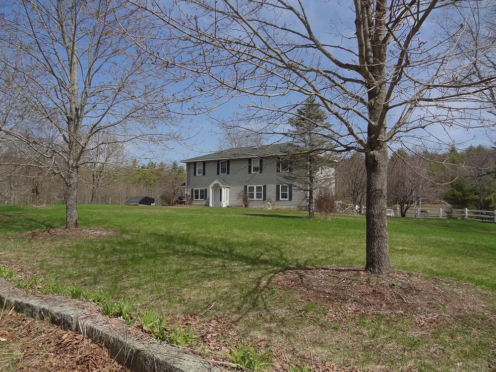 c. 1800 Colonial For Sale in Allenstown, New Hampshire