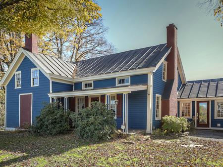 1800 Farmhouse photo