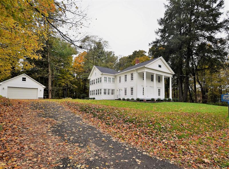 1830 Greek Revival, Liverpool, NY