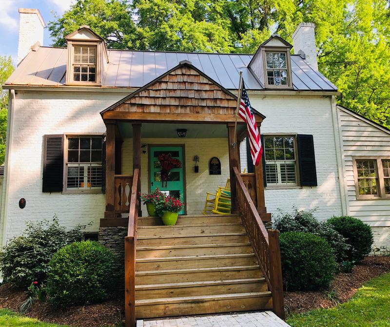 Beautiful Historic Home Circa 1830 10 minute drive to Richmond, Virginia