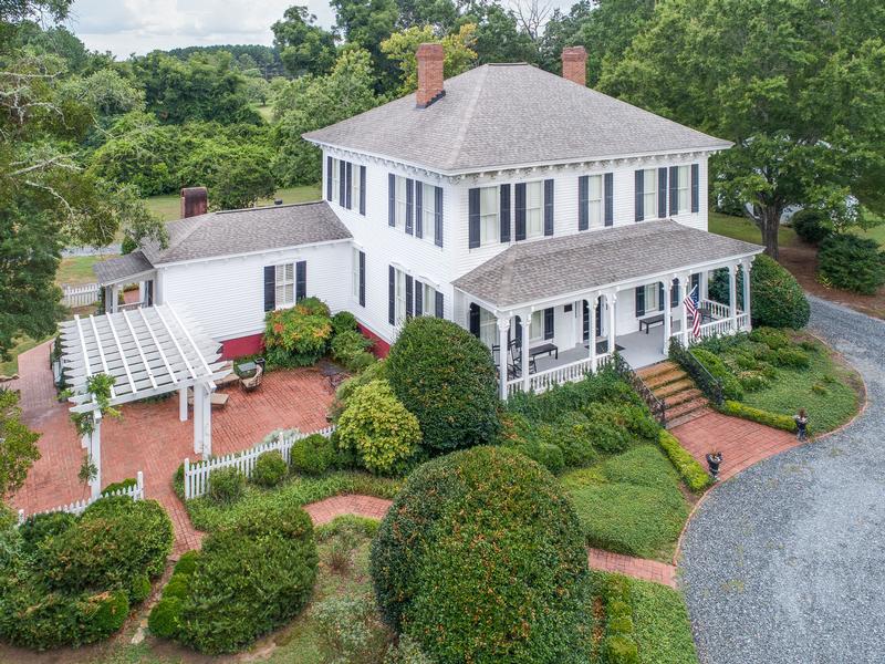 Original Plantation Home - Completely Restored