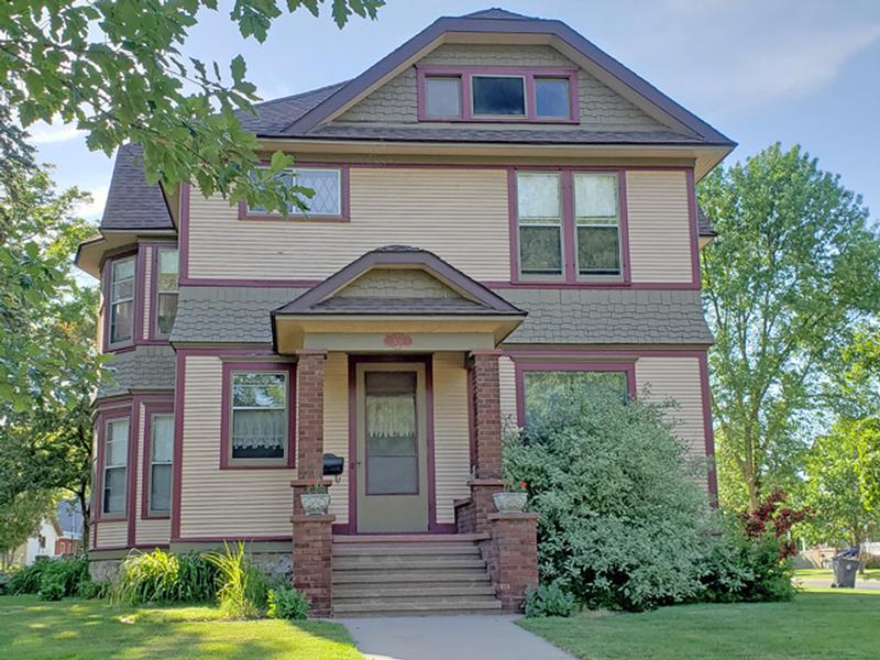 200 S Vine Avenue