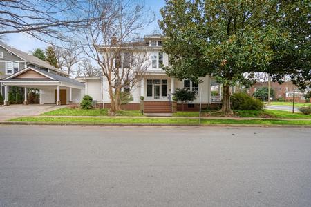 1910 American Foursquare photo