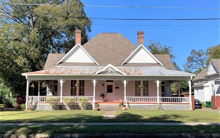 Bungalow photo
