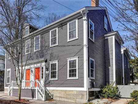 1823 Colonial photo