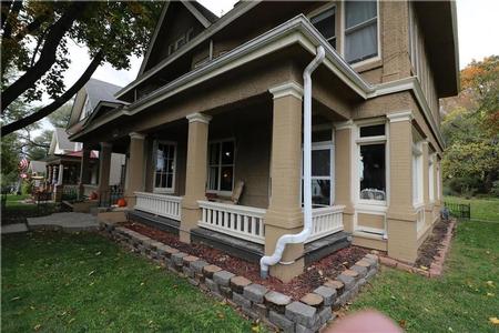 1913 American Foursquare photo