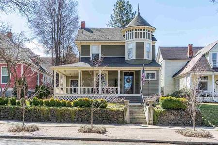 1892 Victorian: Queen Anne photo