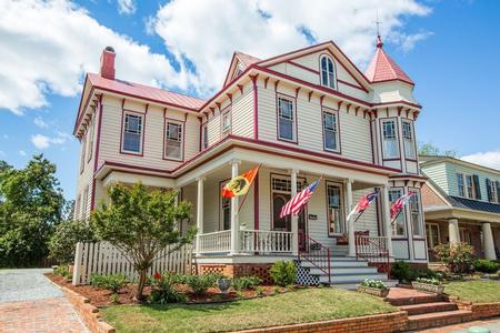 1887 Victorian: Queen Anne photo