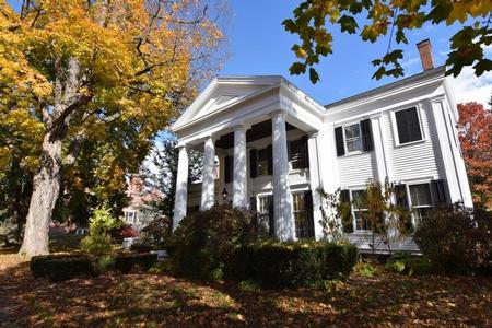 1833 Greek Revival photo