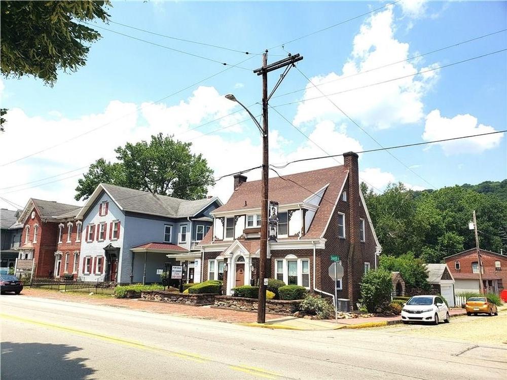 1923 Dutch Colonial For Sale By Owner in Monongahela, Pennsylvania