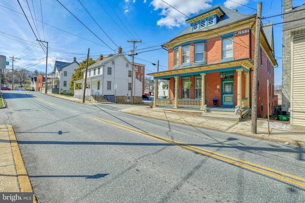 1897 Victorian For Sale in Yoe, Pennsylvania