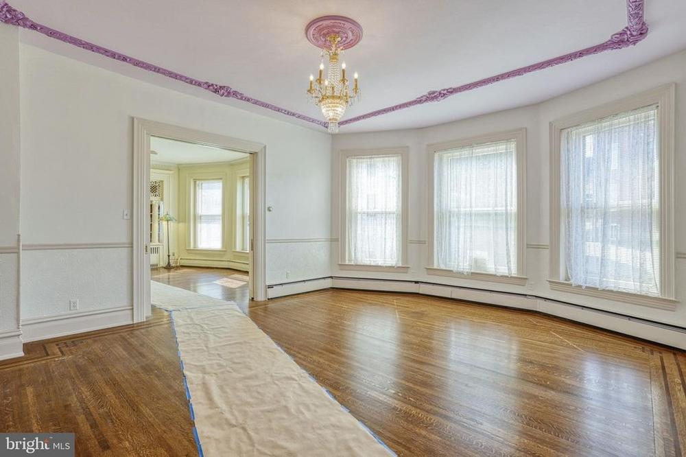 1897 Victorian For Sale in Yoe, Pennsylvania