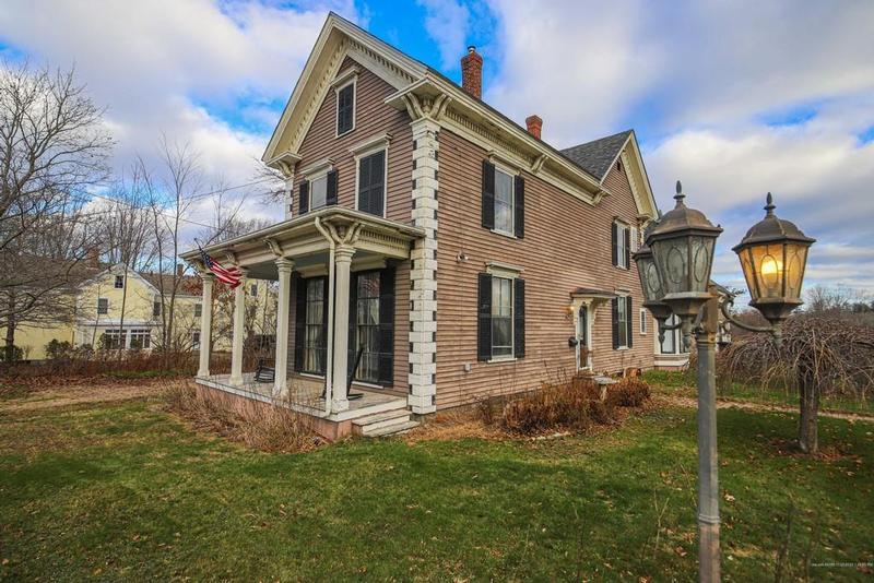1870 Victorian For Sale in Gardiner, Maine