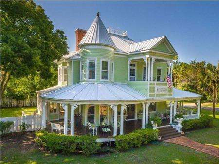 1895 Victorian: Queen Anne photo