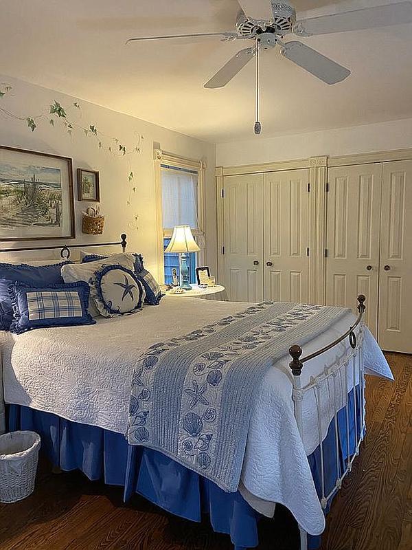 c. 1885 Victorian Beach House For Sale By Owner in Barnegat Light, New